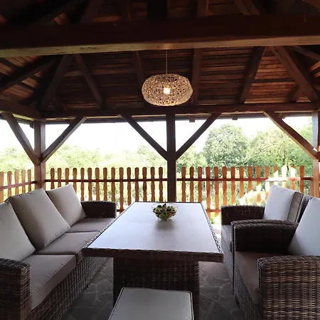 Chalet Felix With Spectacular Pool In Oasis