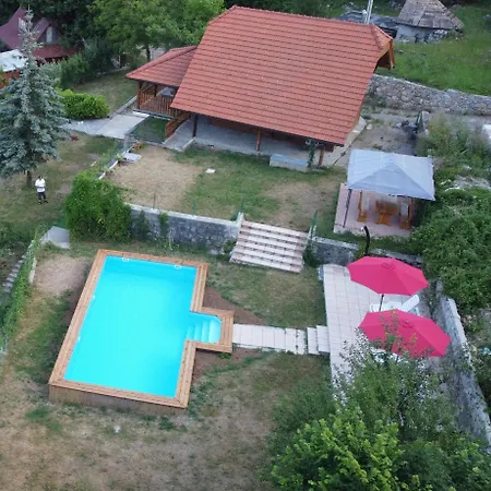 Chalet Felix With Spectacular Pool In Oasis