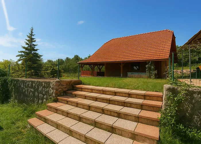 Felix With Spectacular Pool In Oasis *