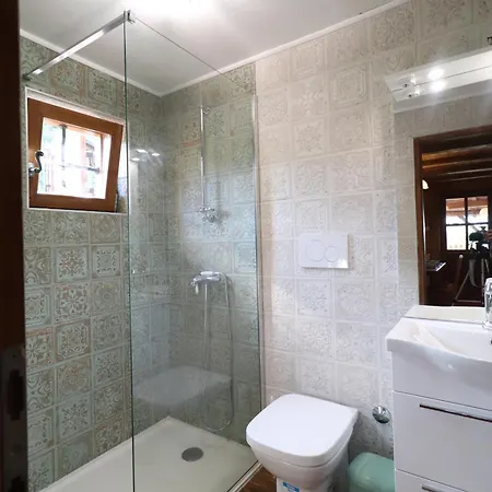 Felix With Spectacular Pool In Oasis *