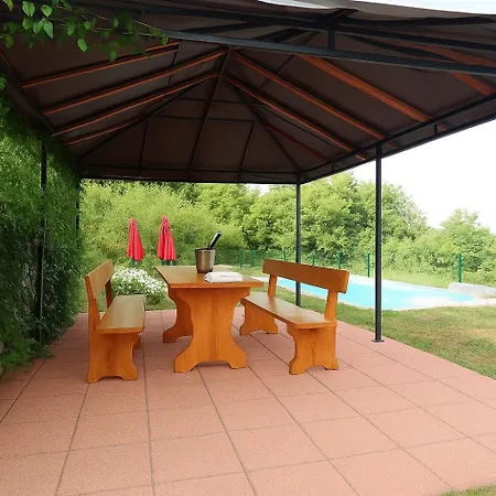 Felix With Spectacular Pool In Oasis Опатія