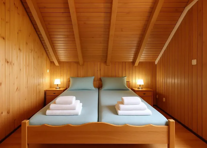 Felix With Spectacular Pool In Oasis