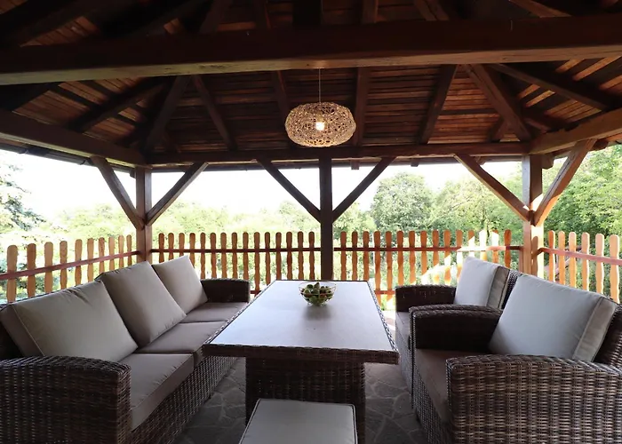 Felix With Spectacular Pool In Oasis * Opatija